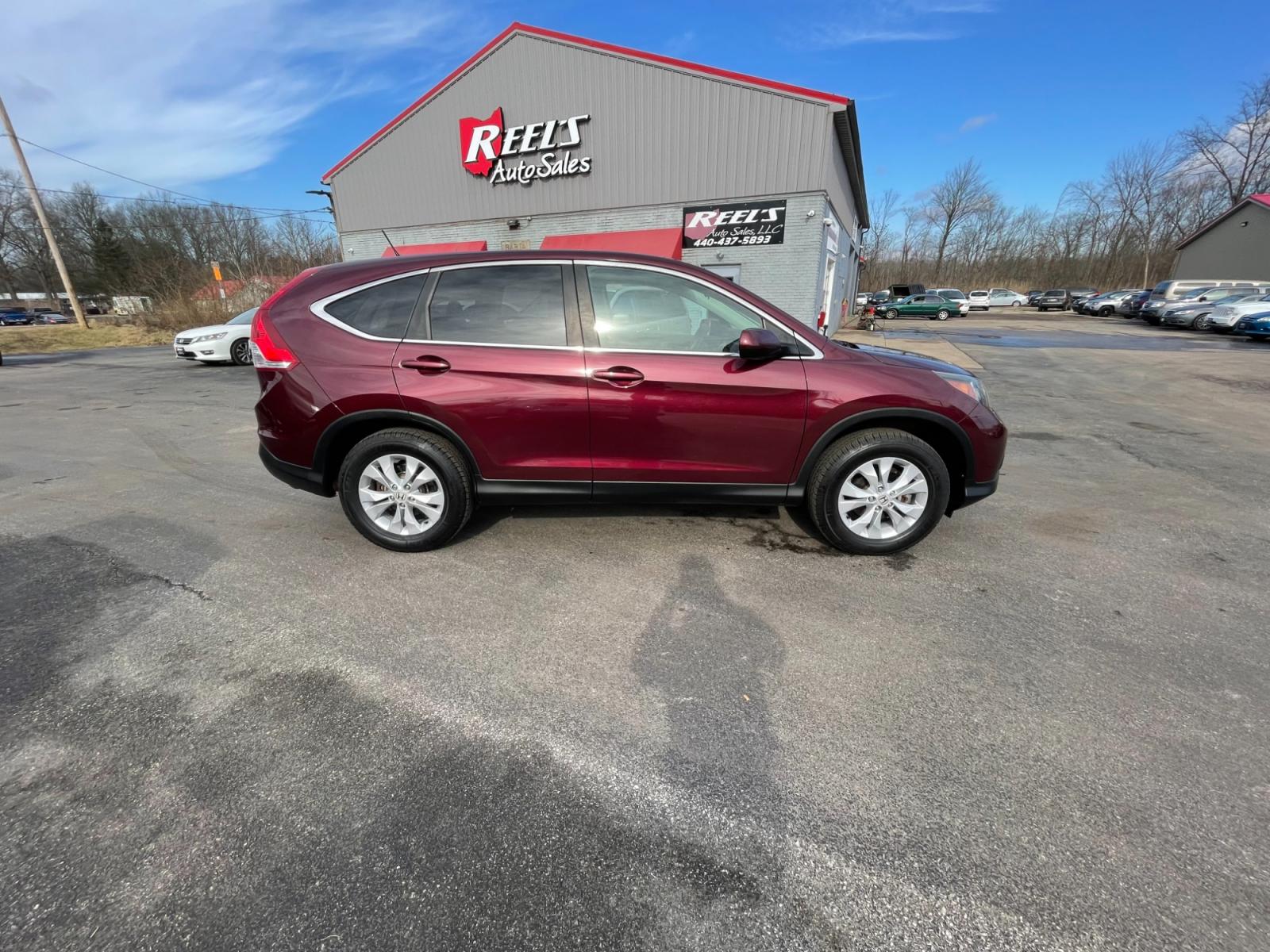 2014 Red /Gray Honda CR-V EX 4WD 5-Speed AT (5J6RM4H59EL) with an 2.4L I4 DOHC 16V engine, 5-Speed Automatic transmission, located at 547 E. Main St., Orwell, OH, 44076, (440) 437-5893, 41.535435, -80.847855 - Photo #5